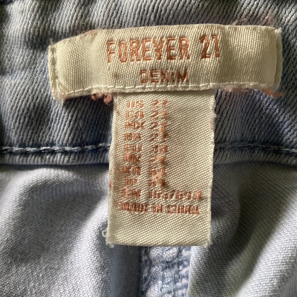 Jeans - Picture 8 of 8